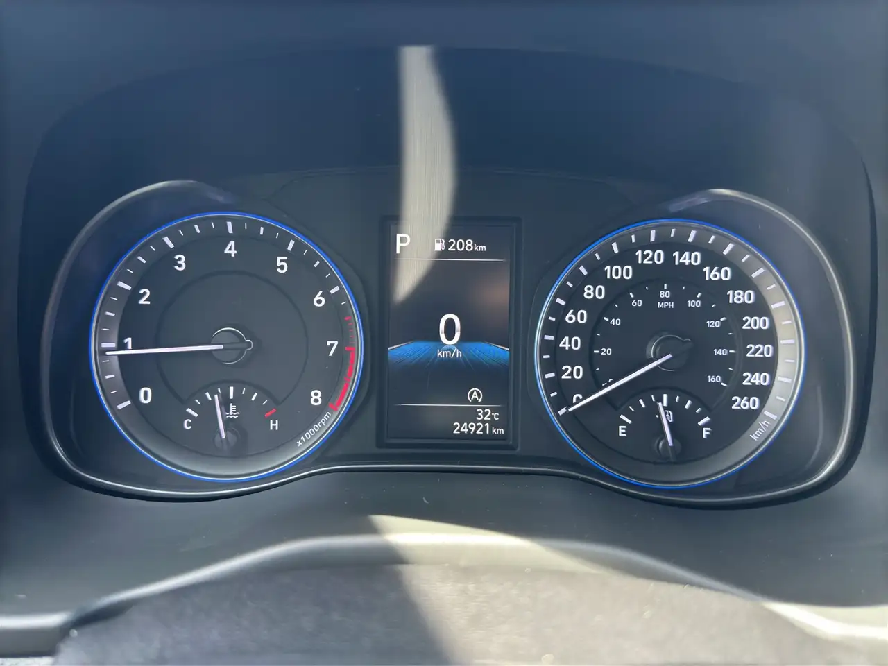 Hyundai KONA снимка Hyundai KONA