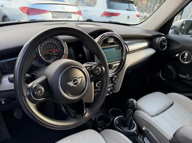 MINI Hatch view 7