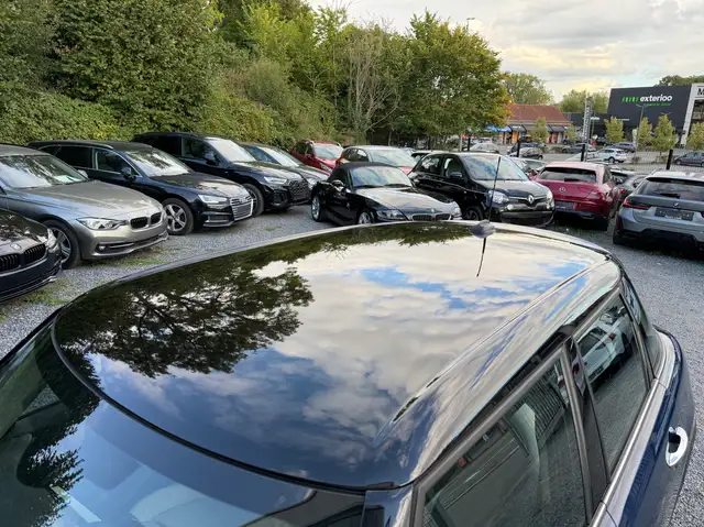 MINI Hatch view 2