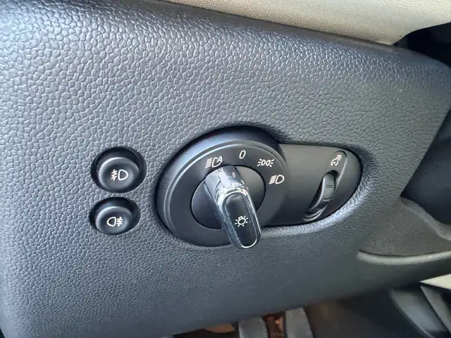 MINI Hatch view 12