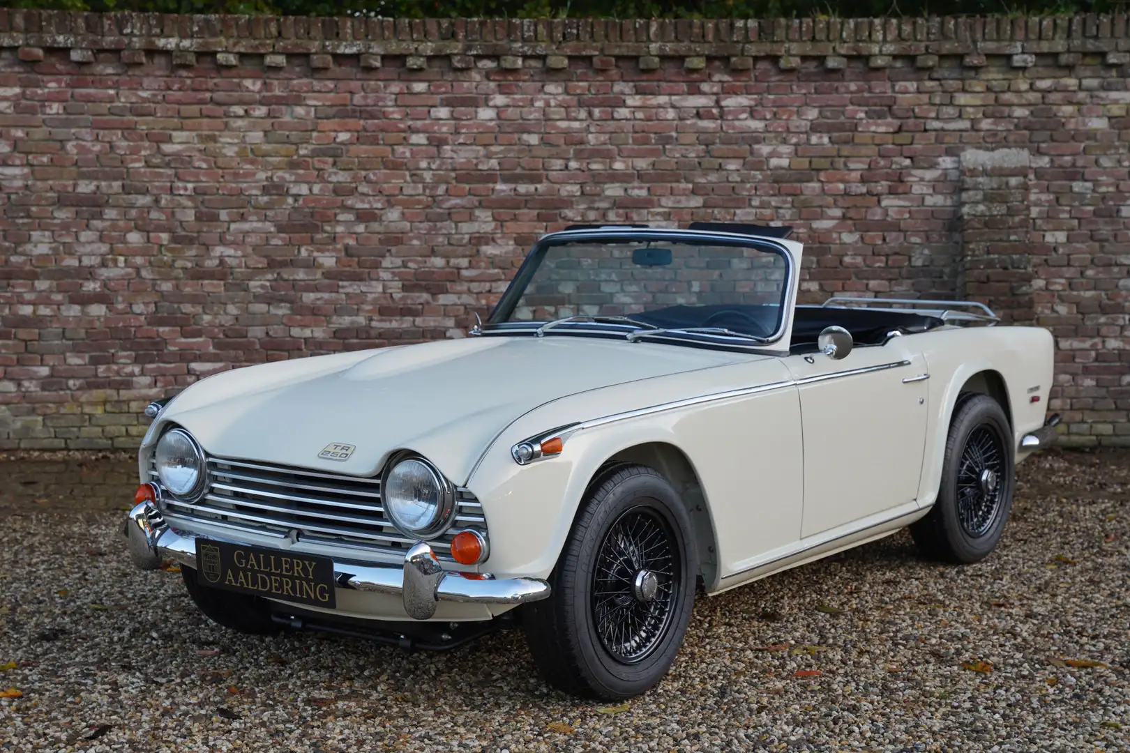 Triumph TR250 "Overdrive" Body-off restoration, Matching n Alb - 1