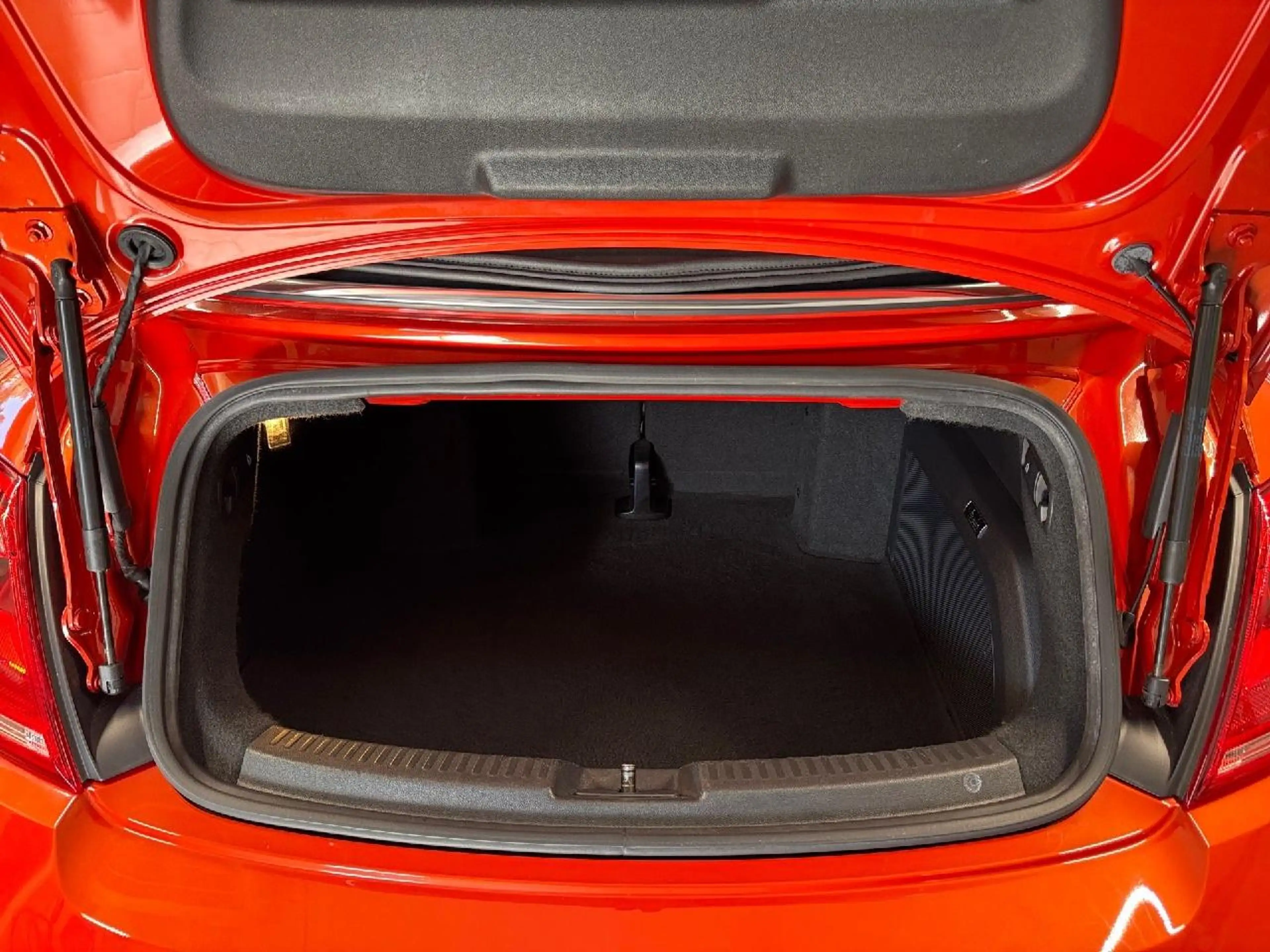 Volkswagen Beetle 1.4 TSI 150PS Exclusive Sport BMT — photo 11