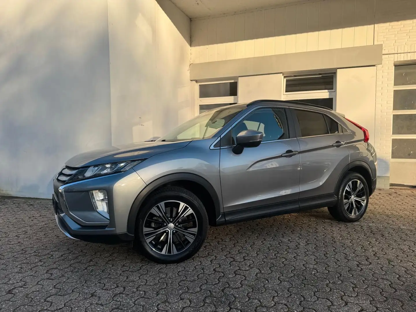 Mitsubishi Eclipse Cross 1.5 Diamant Edition Automatik 2WD Grau - 2