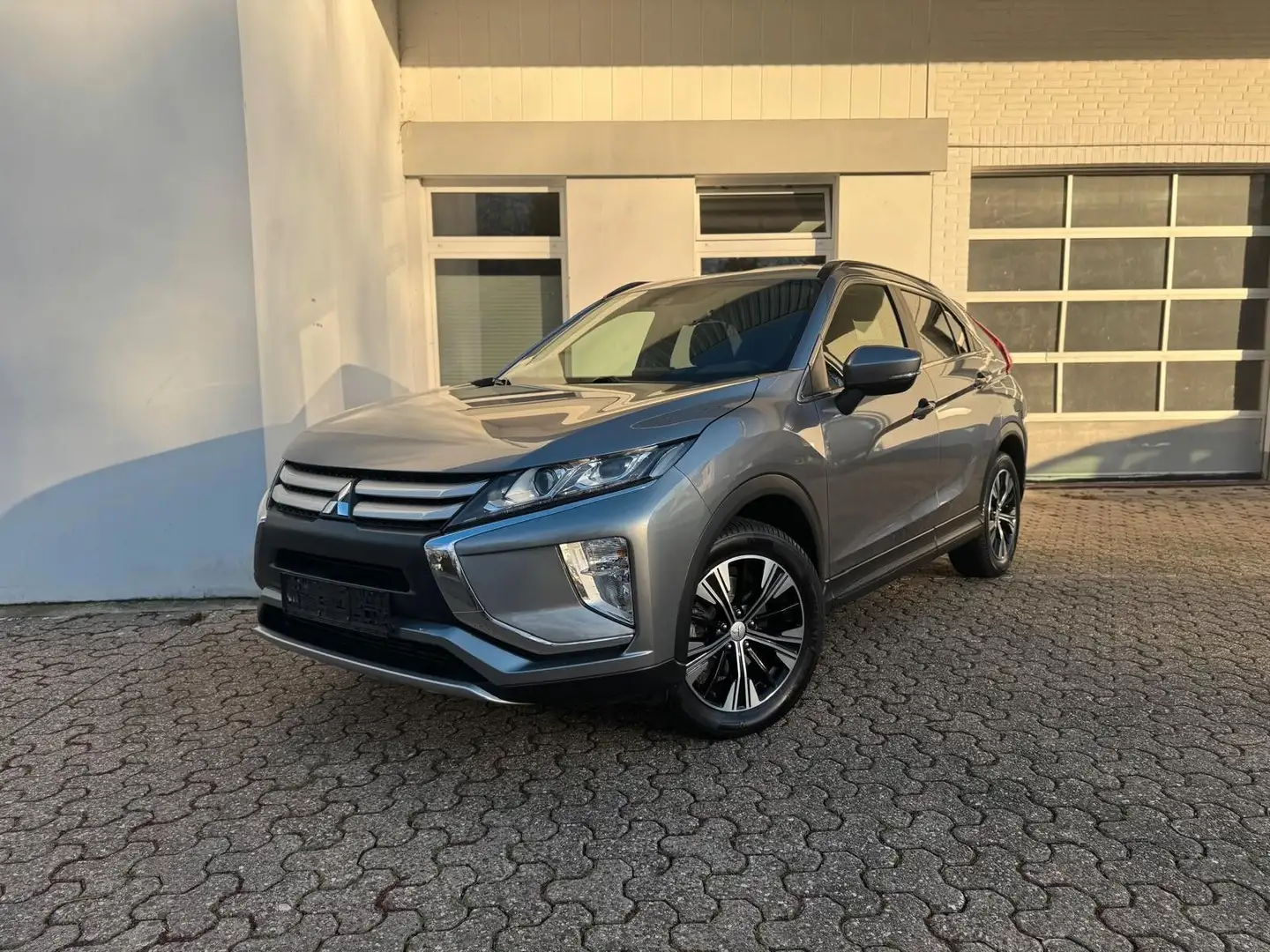 Mitsubishi Eclipse Cross 1.5 Diamant Edition Automatik 2WD Grau - 1