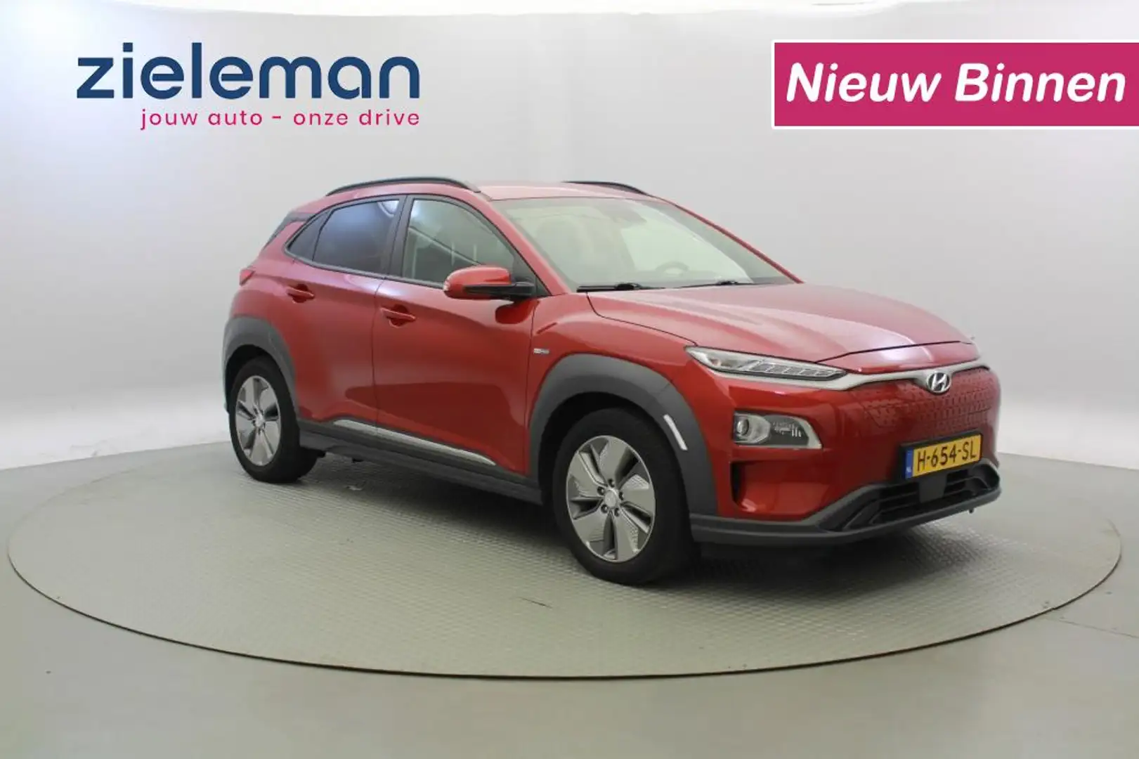 Hyundai KONA Electric Premium 64 kWh - Carplay, Camera, Leer, S Rood - 1