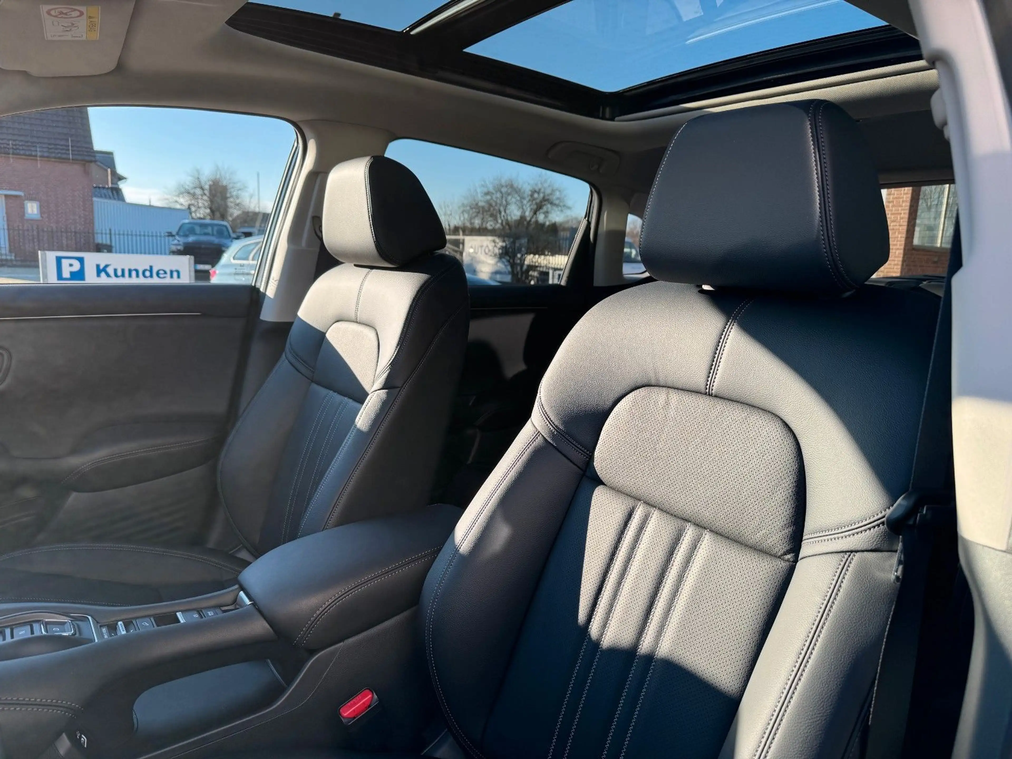 Honda ZR-V 2.0 e:HEV Advance ZR1802 Black Embl. MY2026 — photo 15