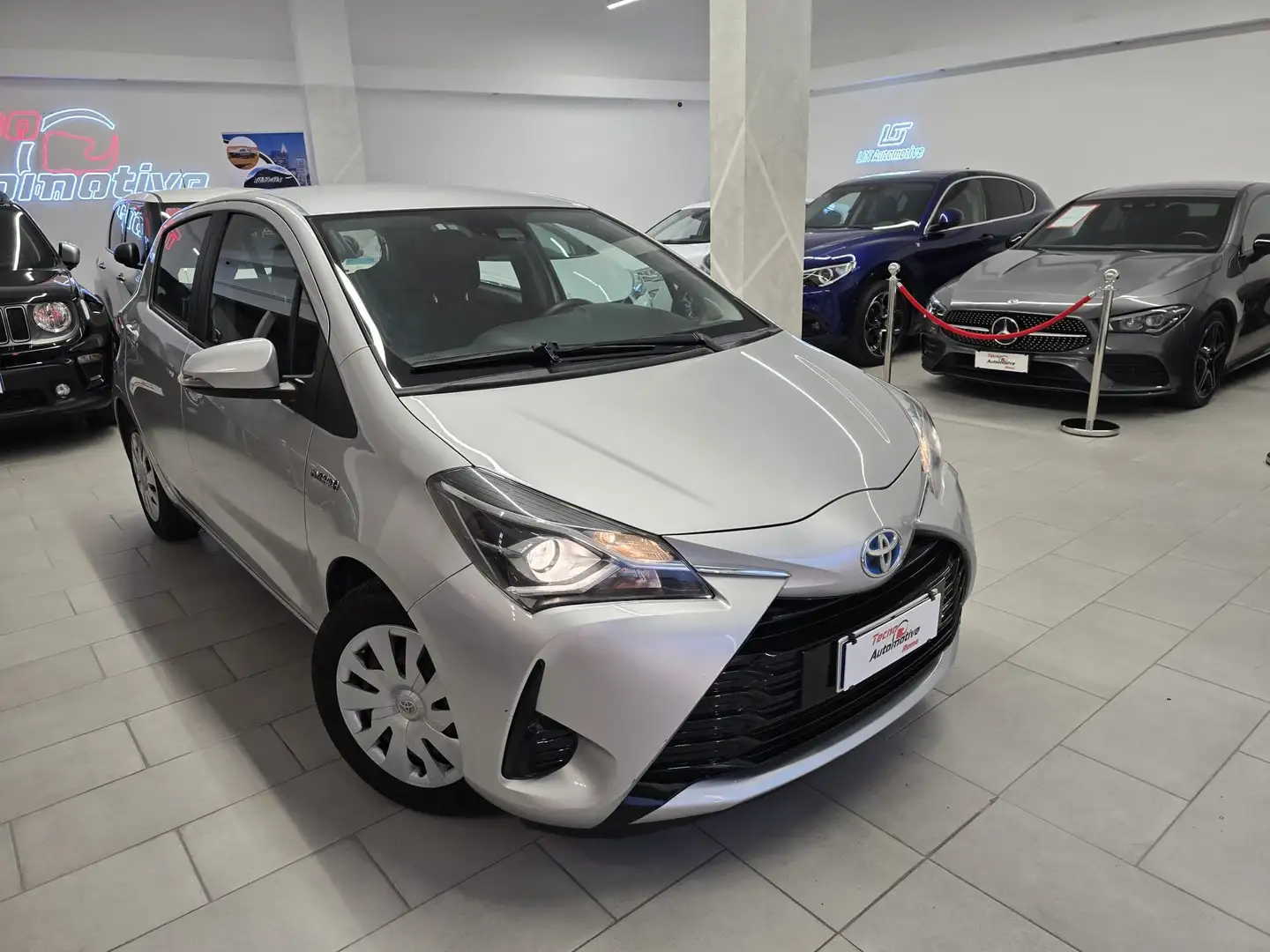 Toyota Yaris 5p 1.5h Active *PROMO* Argento - 1