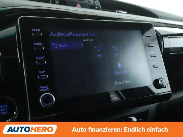 Toyota Hilux view 23