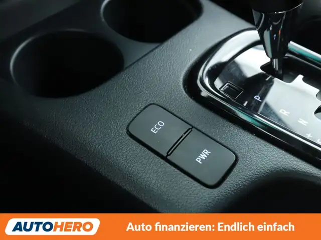Toyota Hilux view 27