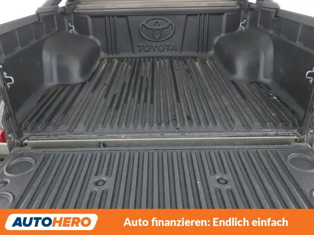 Toyota Hilux view 18