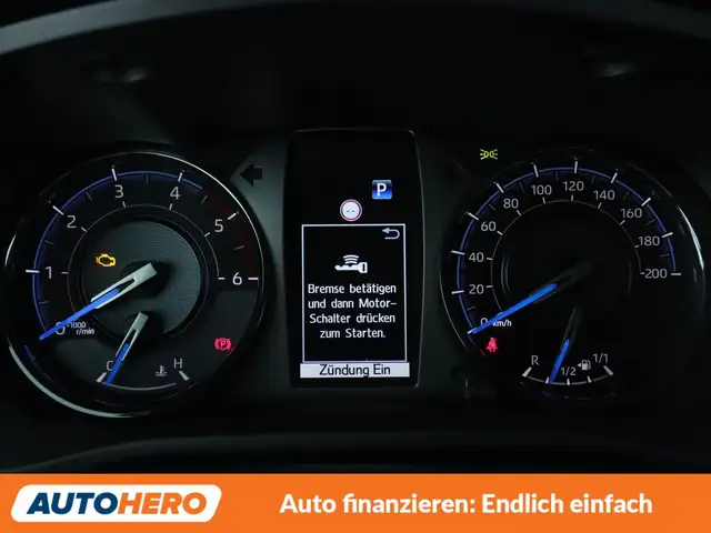 Toyota Hilux view 20