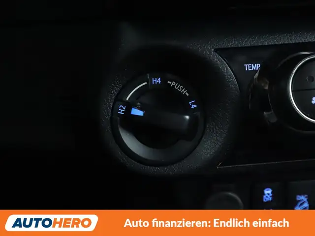 Toyota Hilux view 26