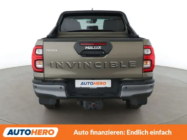 Toyota Hilux view 5
