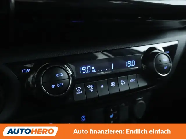 Toyota Hilux view 24