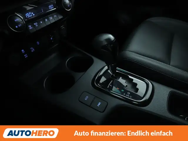 Toyota Hilux view 29