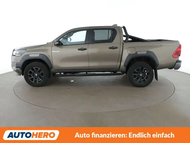 Toyota Hilux view 3