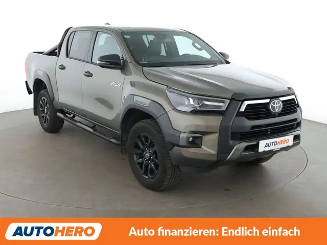 Toyota Hilux view 8