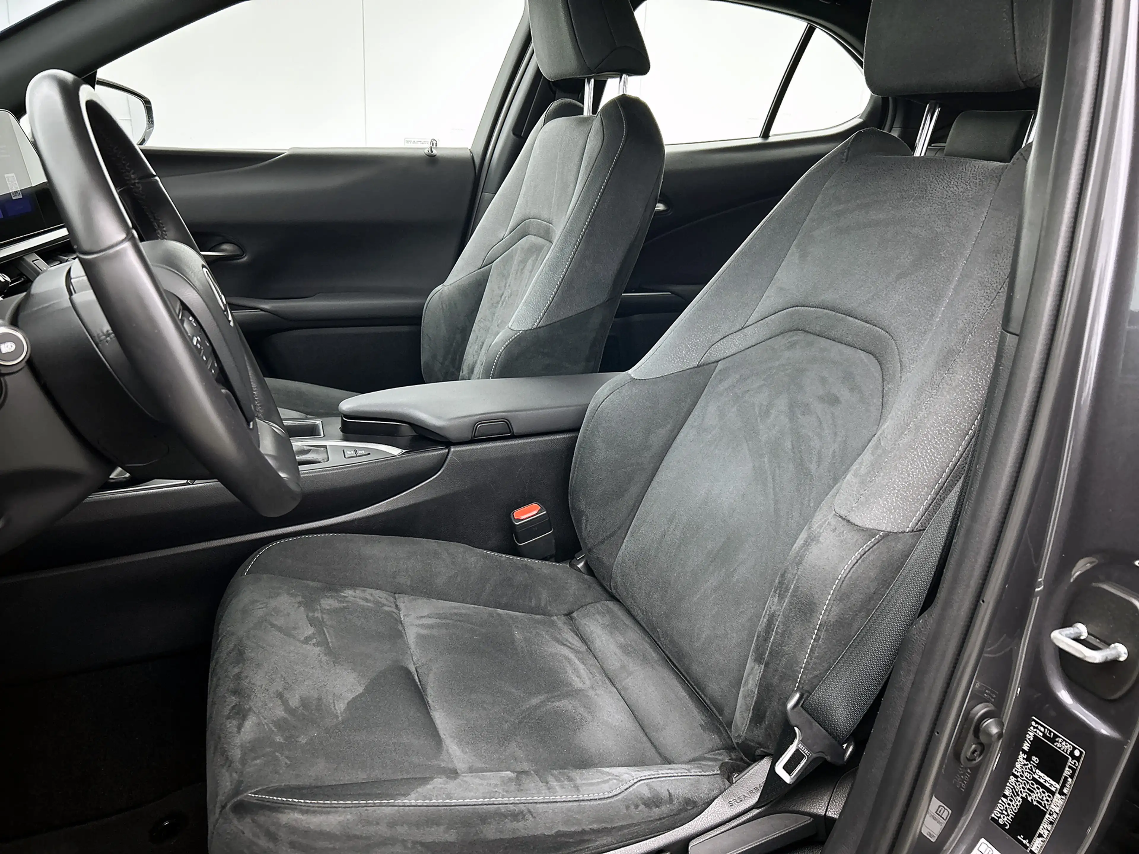 Lexus UX 250h Urban Line | Apple Carplay/ Android Auto | LED kop — photo 15