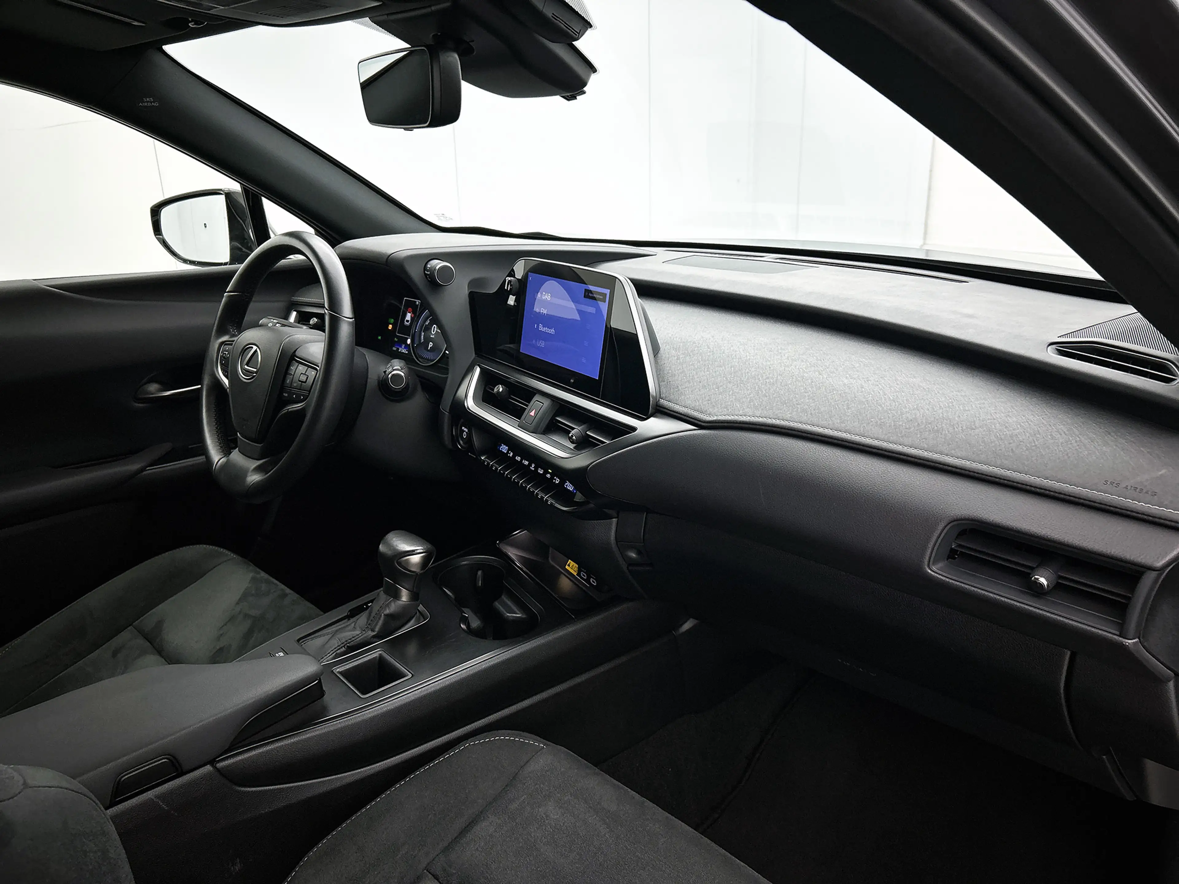 Lexus UX 250h Urban Line | Apple Carplay/ Android Auto | LED kop — photo 6