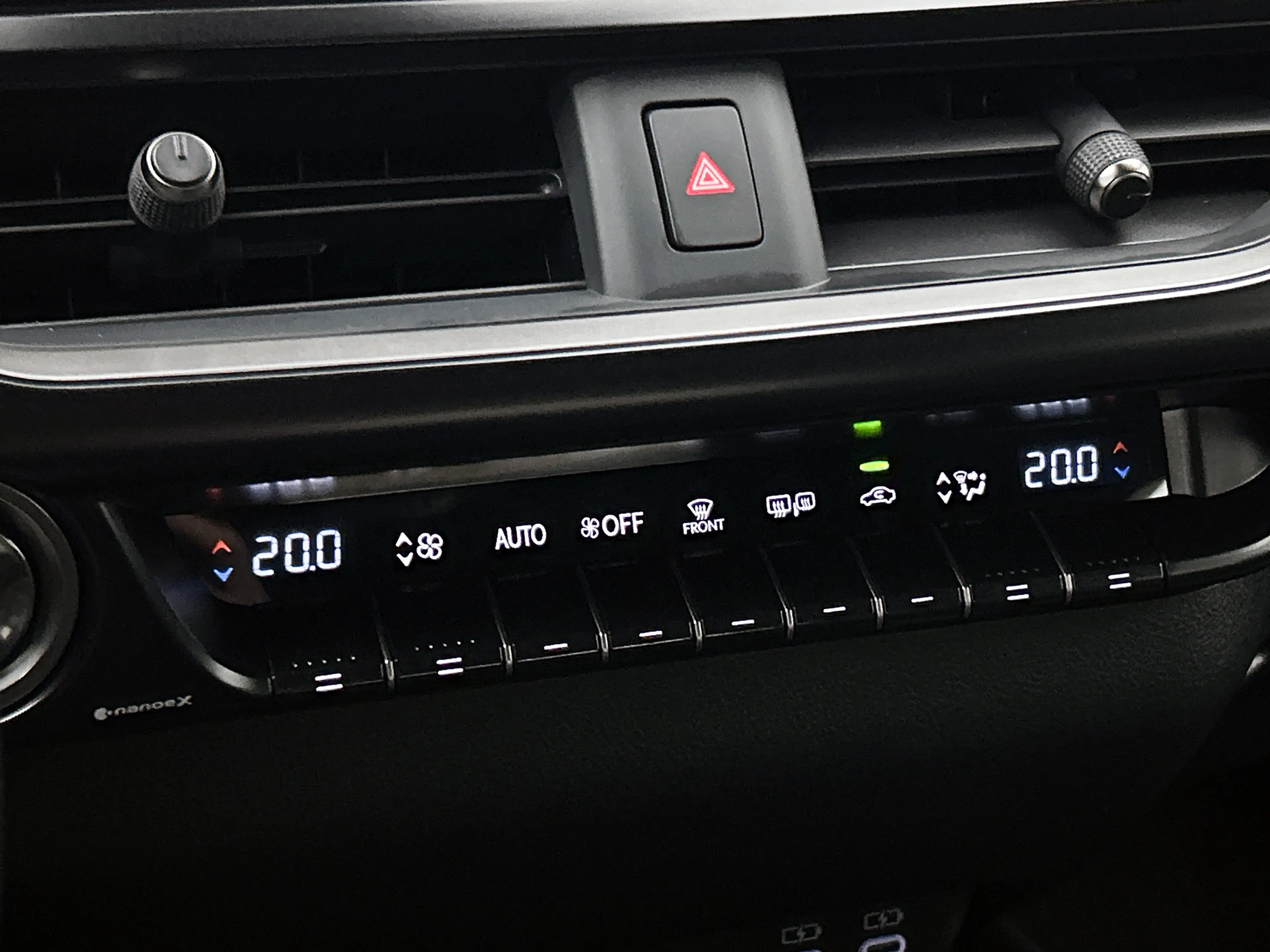 Lexus UX 250h Urban Line | Apple Carplay/ Android Auto | LED kop — photo 9