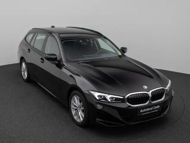 BMW 3 Series view 3