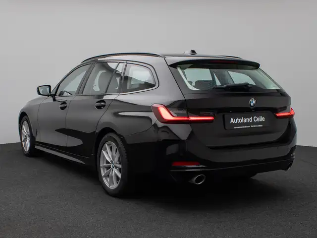 BMW 3 Series view 9