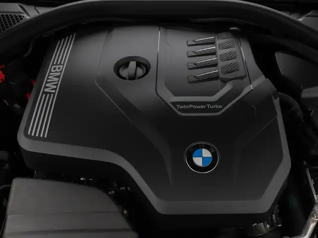 BMW 3 Series view 14