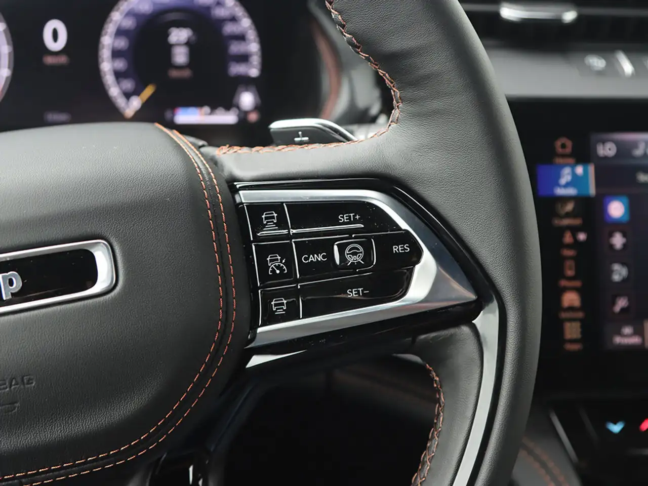 Jeep Grand Cherokee снимка Jeep Grand Cherokee