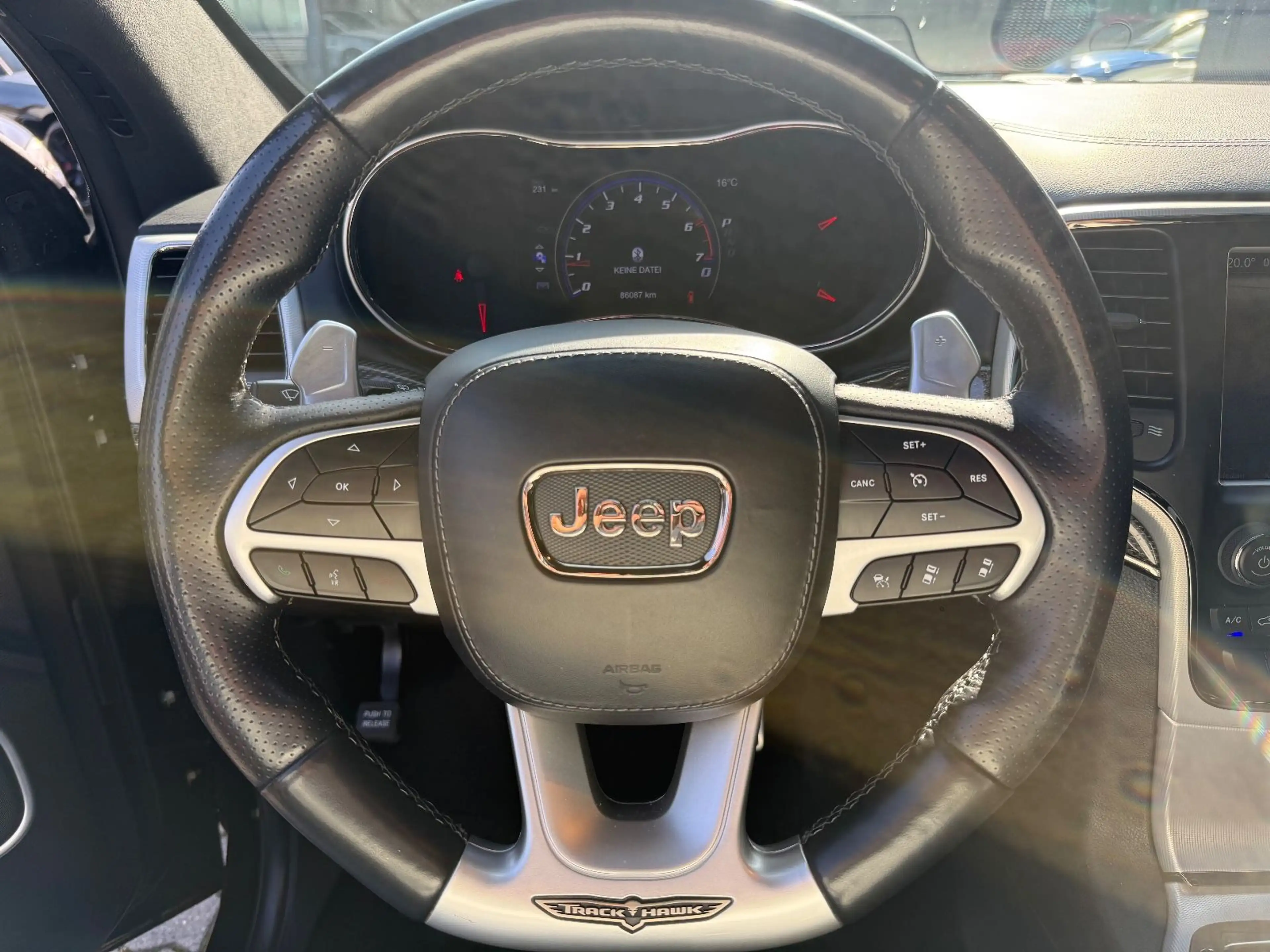 Jeep Grand Cherokee 6.2 V8 Trackhawk Grail 22 Zoll — photo 12