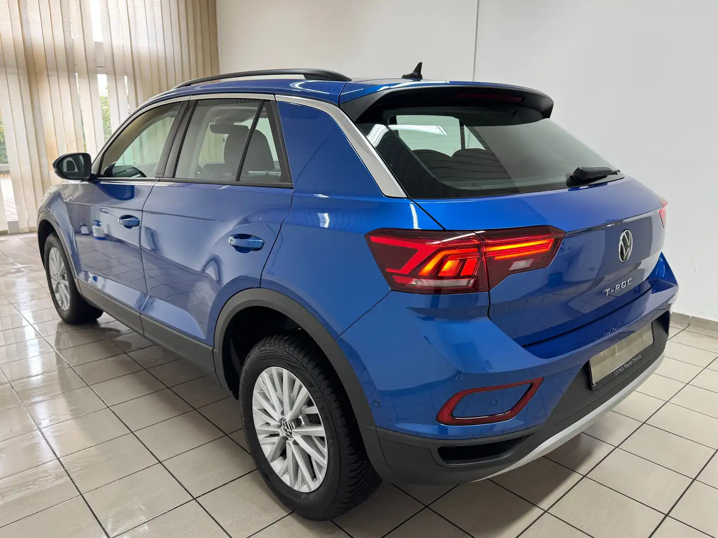 Volkswagen T-Roc 1.5 TSI Life LED CarPlay Navi Virtual 16" Blau - 2