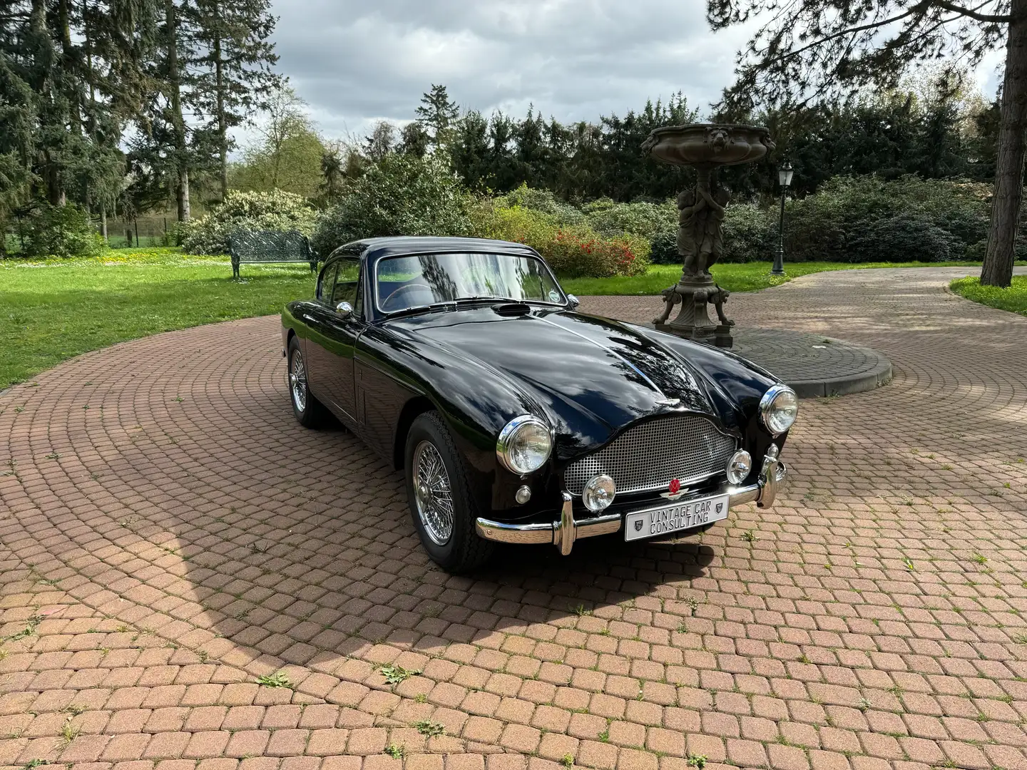 Aston Martin DB 2/4 MK III Schwarz - 2