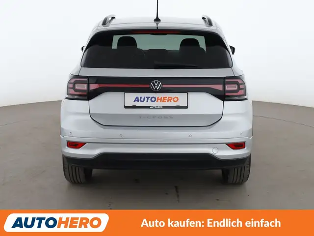 Volkswagen T-Cross view 5
