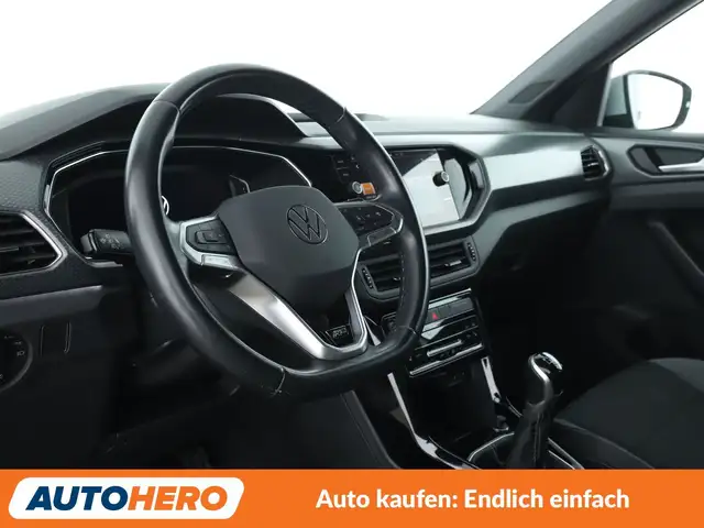 Volkswagen T-Cross view 11