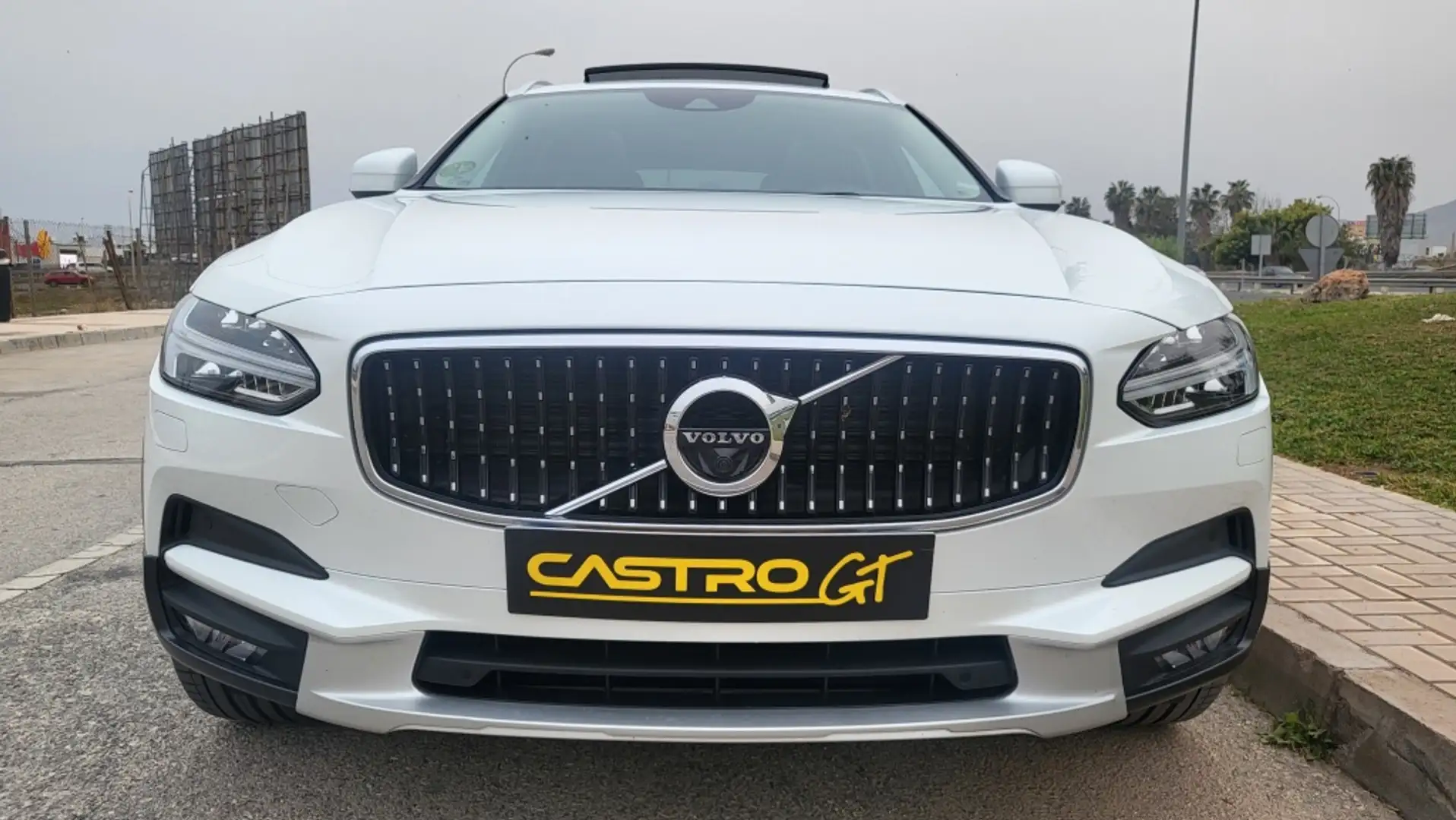 Volvo V90 Cross Country T5 Pro AWD Aut. 250 Bianco - 2