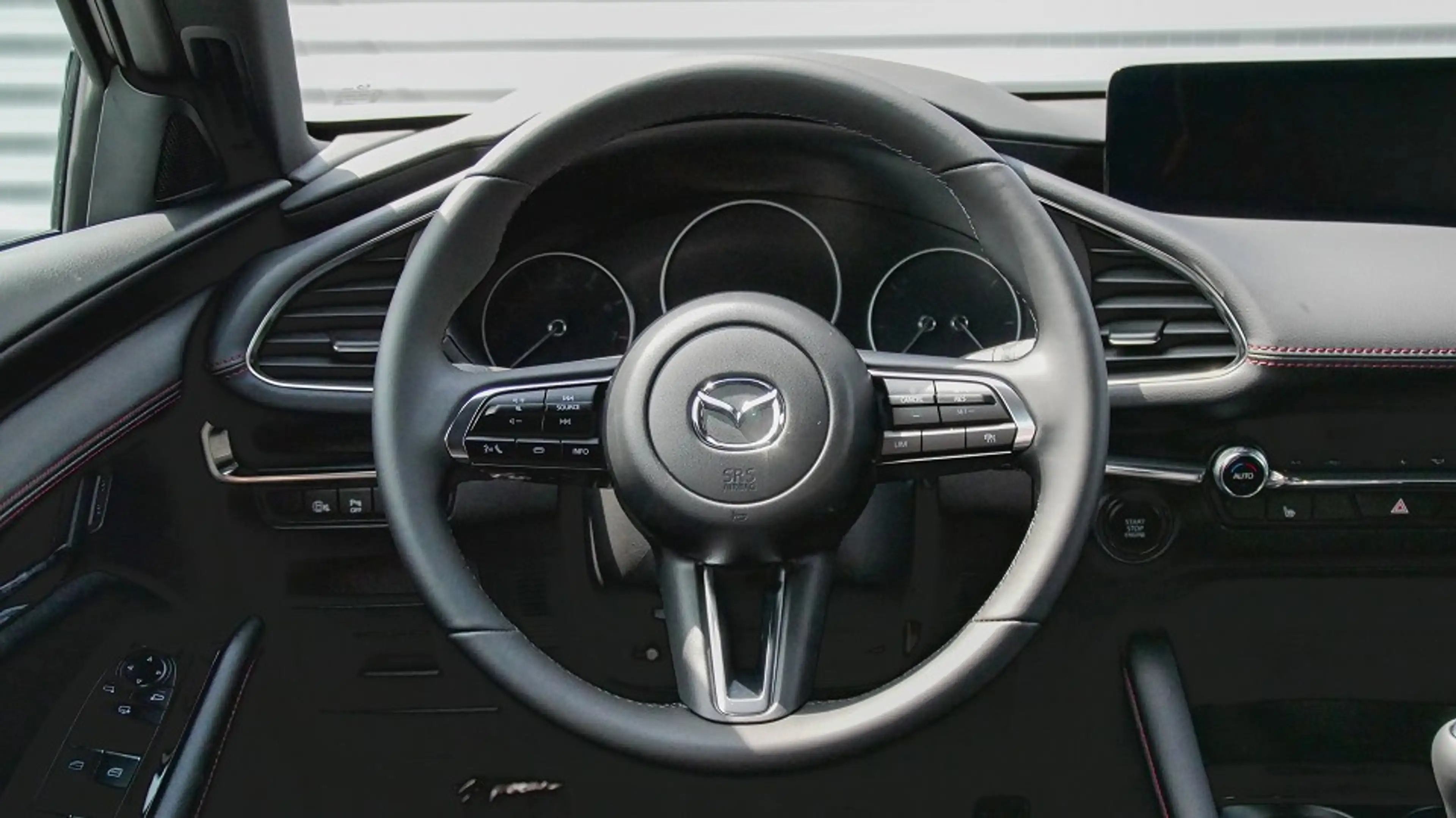 Mazda 3 2025 e-SKYACTIV G 140PS Homura — photo 14
