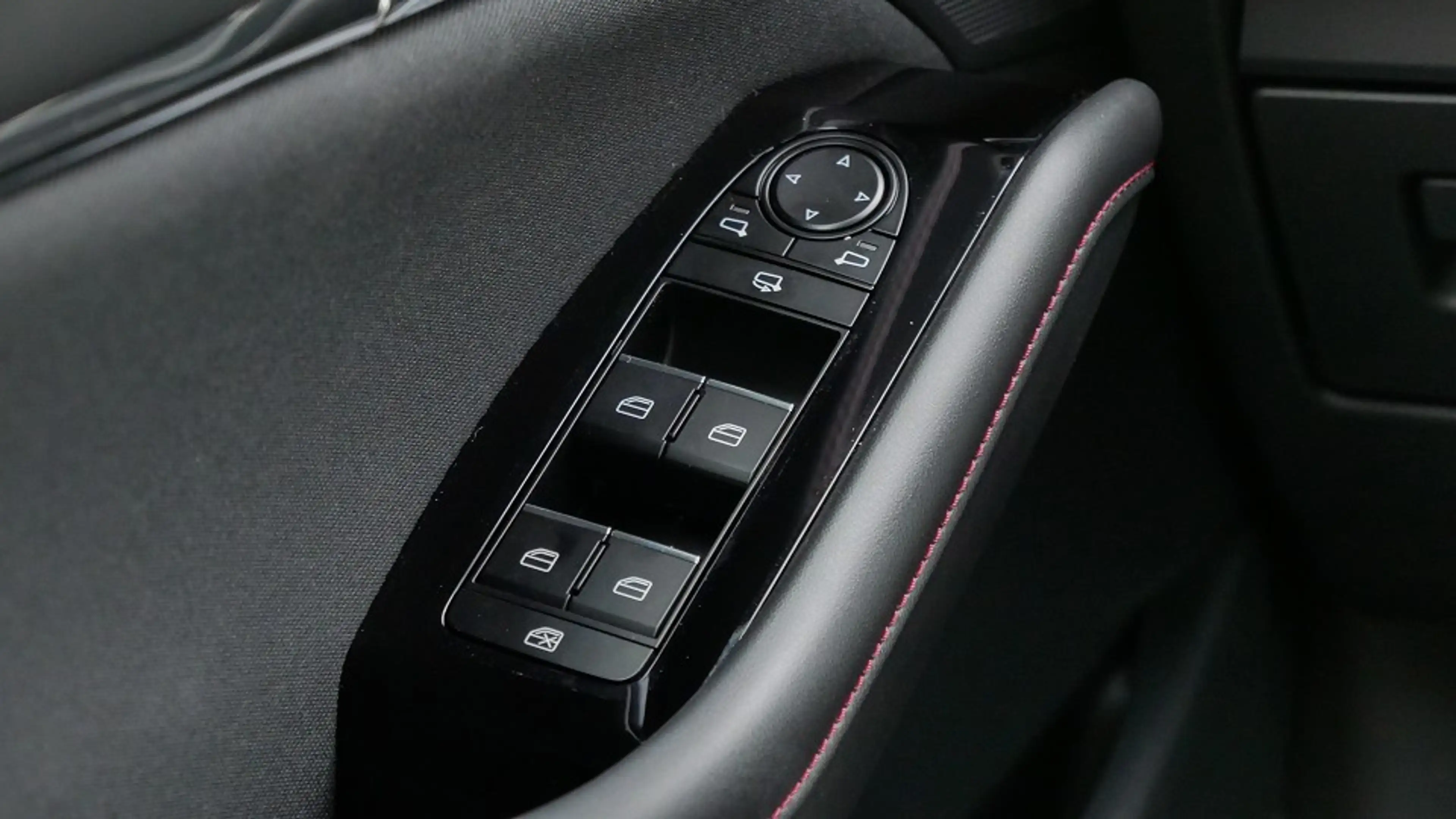 Mazda 3 2025 e-SKYACTIV G 140PS Homura — photo 15