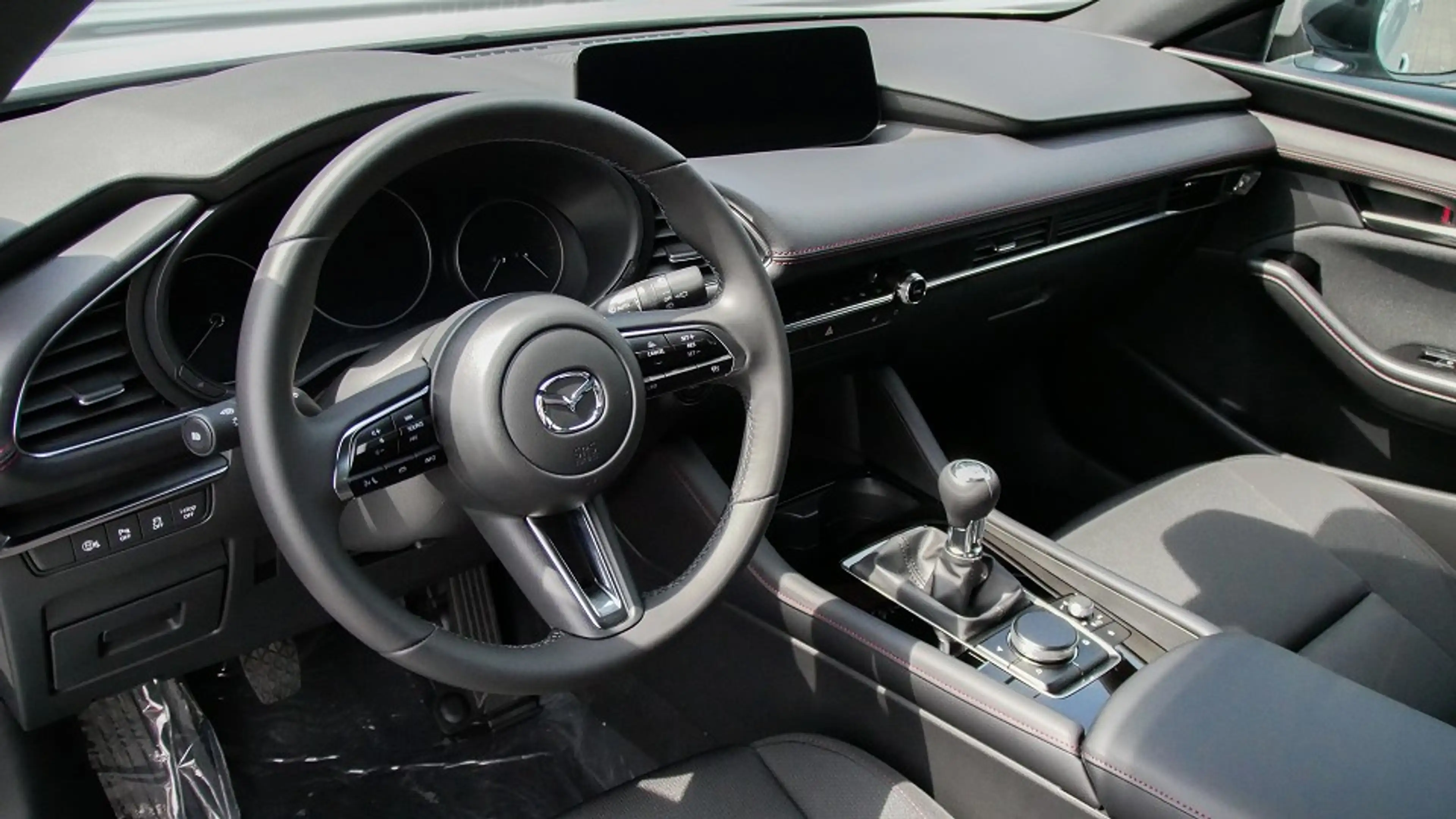 Mazda 3 2025 e-SKYACTIV G 140PS Homura — photo 9