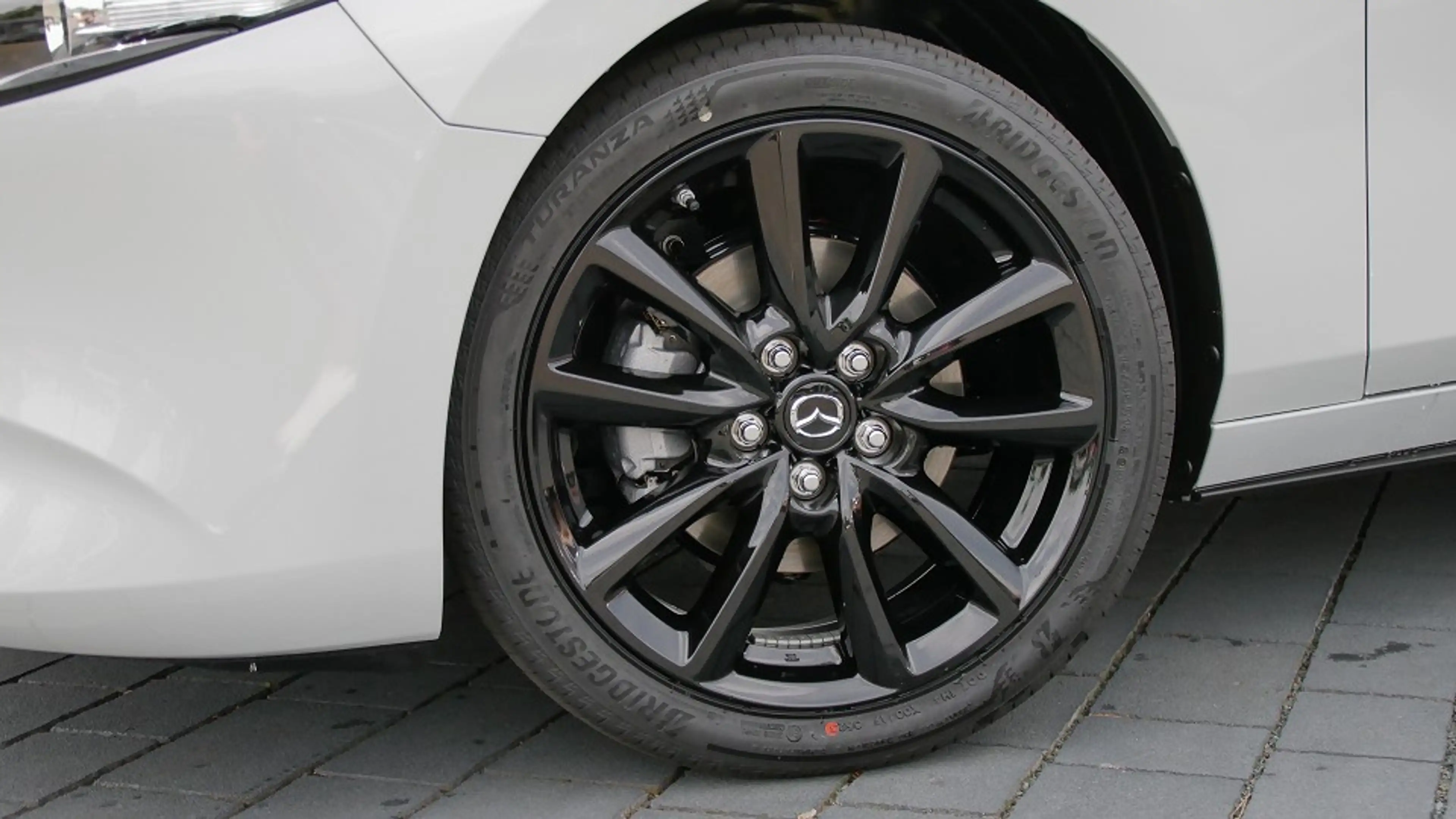 Mazda 3 2025 e-SKYACTIV G 140PS Homura — photo 4