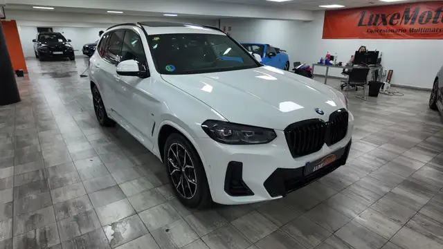BMW X3 view 8