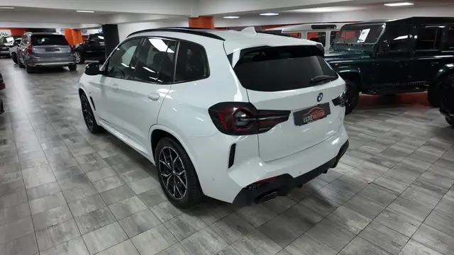 BMW X3 view 4