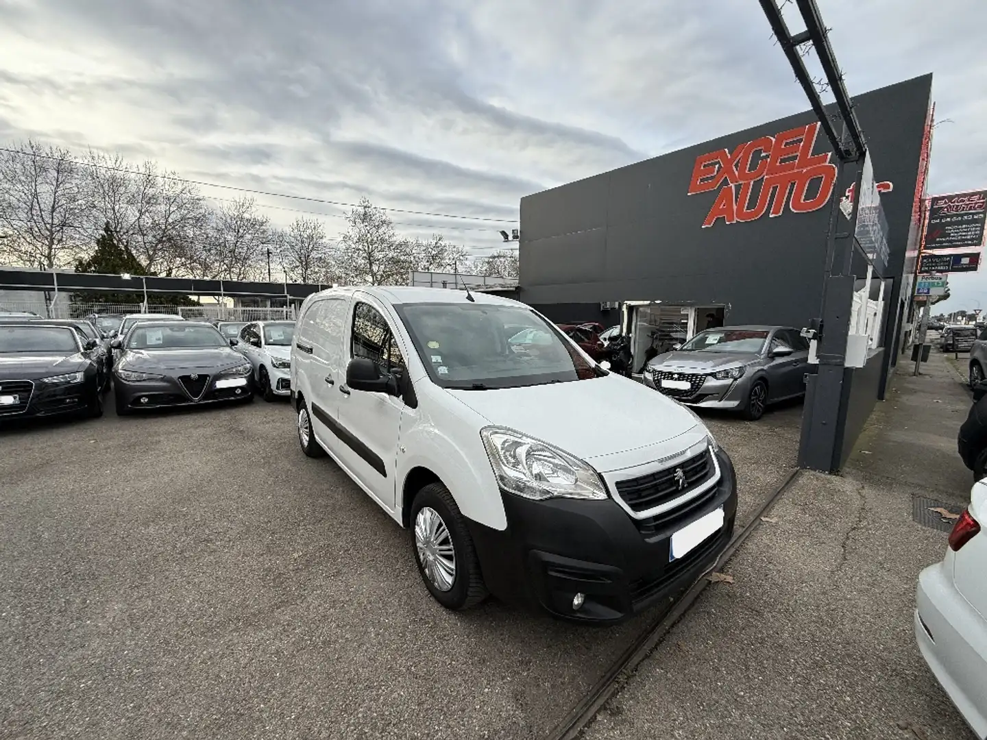 Peugeot Partner LONG 1.6 BLUEHDI 100 PREMIUM PACK - 1