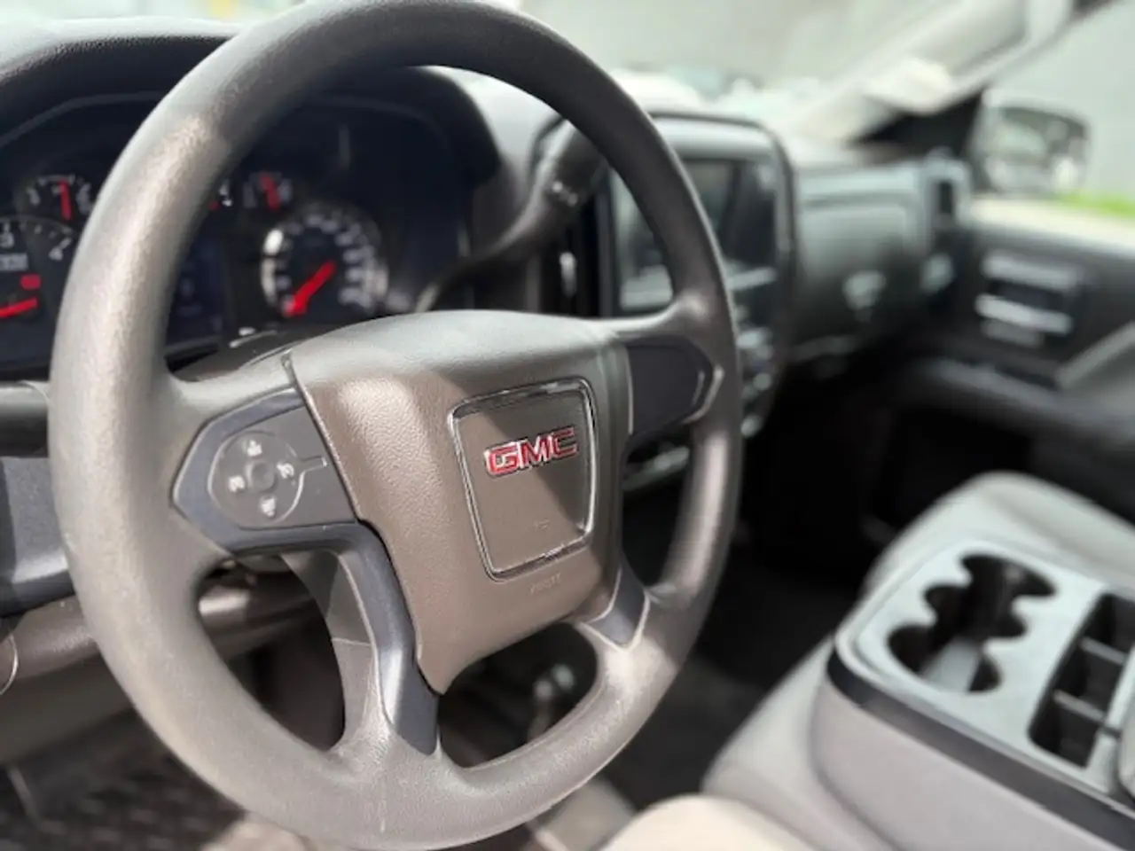 GMC Sierra 1500 снимка GMC Sierra 1500