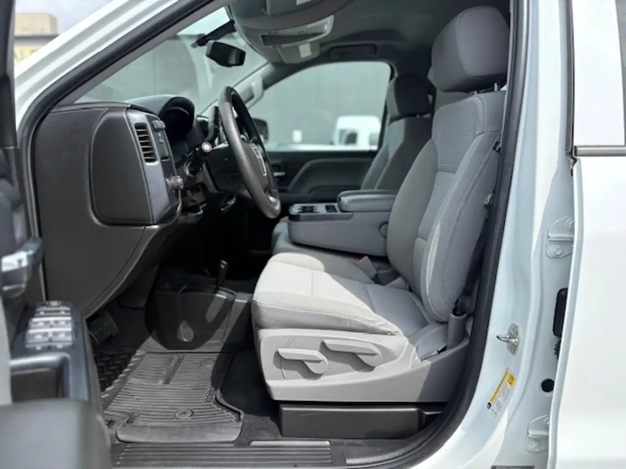 GMC Sierra 1500 снимка GMC Sierra 1500