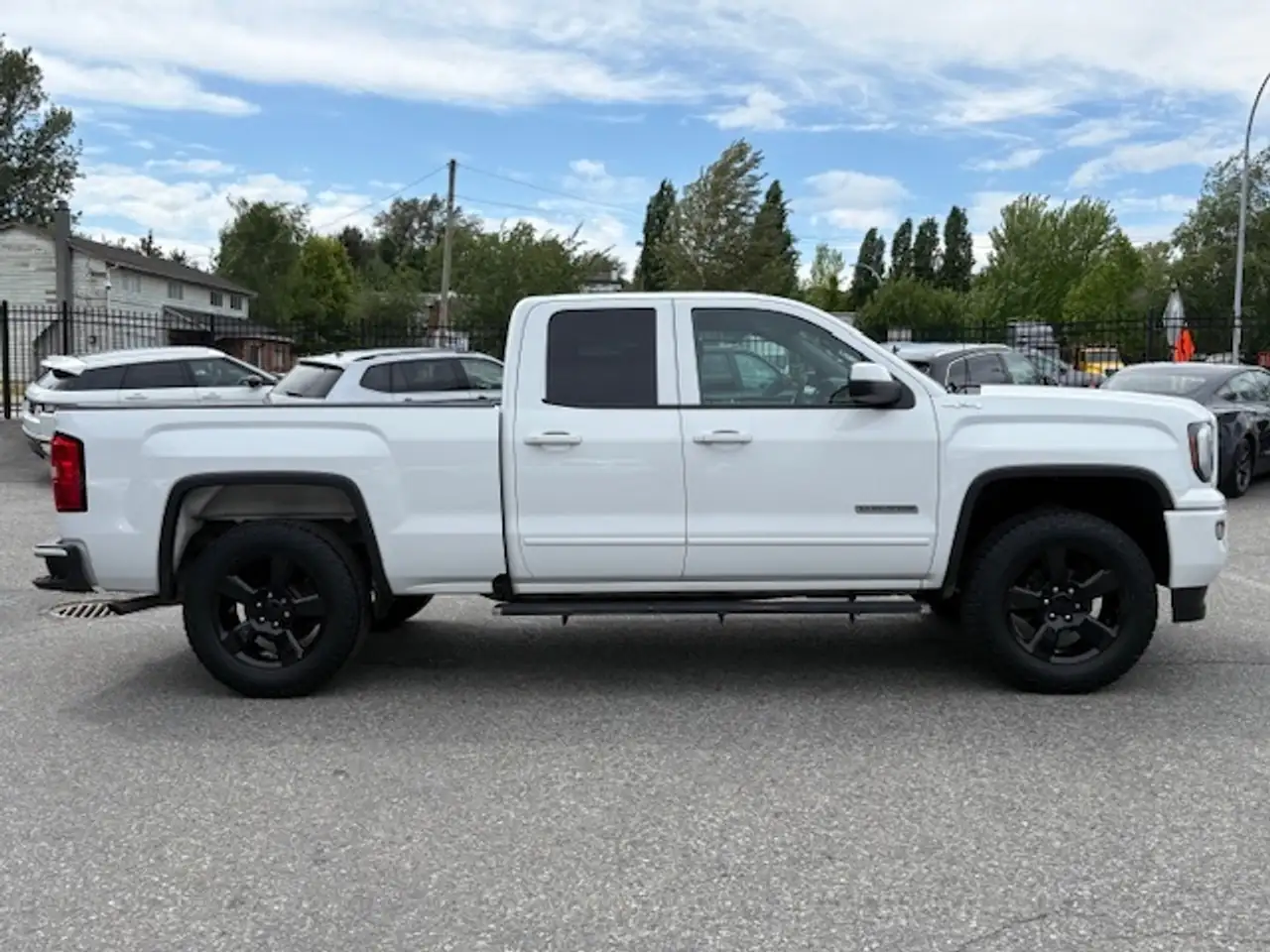 GMC Sierra 1500 снимка GMC Sierra 1500