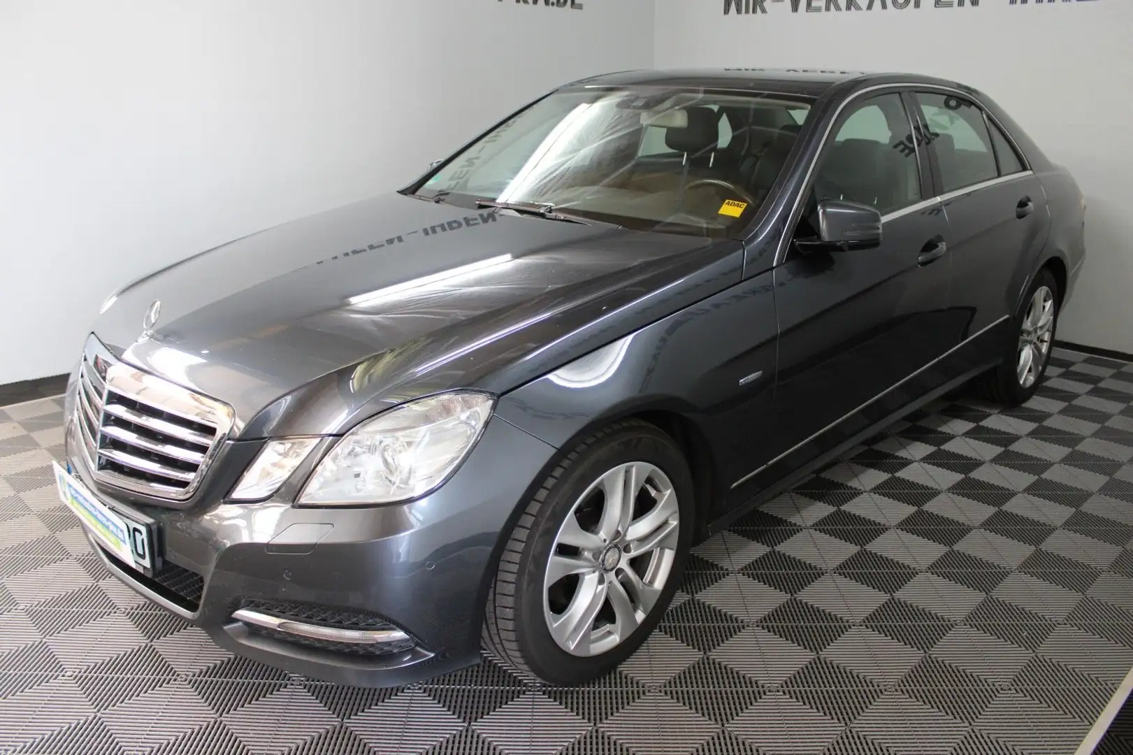 Mercedes-Benz E 220 CDI BlueEfficiency Avantgarde Tüv 01-27 Grau - 2