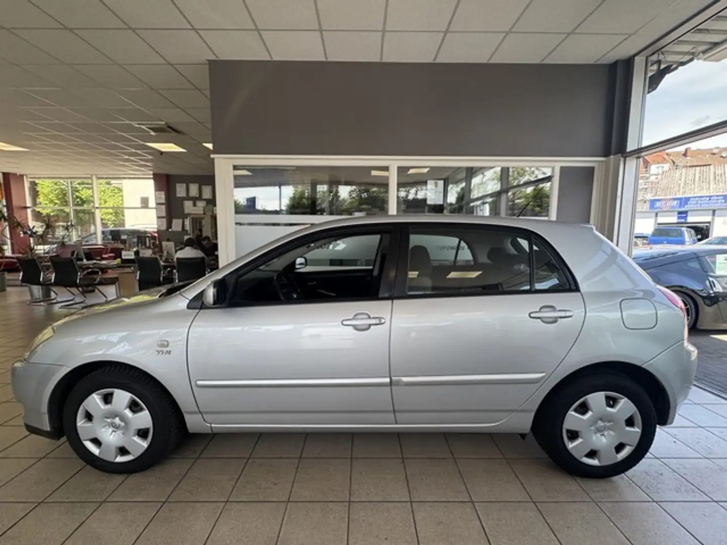 Toyota Corolla 1.6 linea sol Standheizung Klimautomatik Ezüst - 1