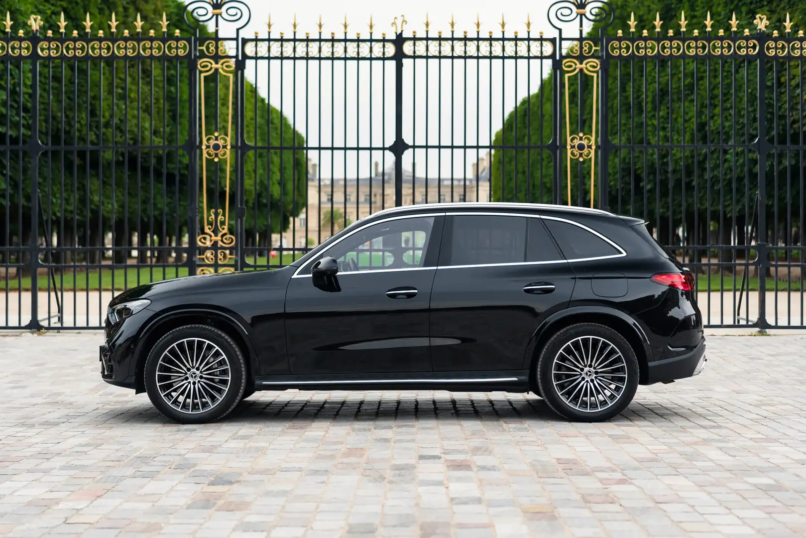 Mercedes-Benz GLC 300 GLC 300e 9G-Tronic 4Matic - 35 000 kms, great spec Noir - 2