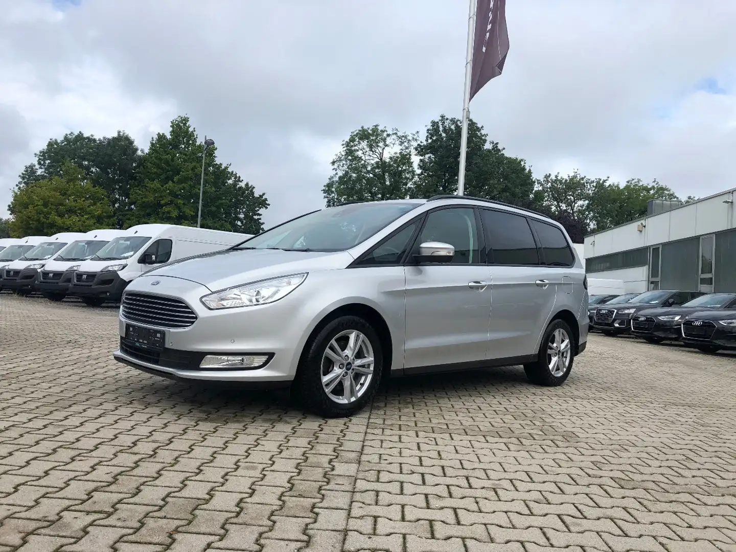 Ford Galaxy Business 2.0 EcoBlue *7 Sitzer Navi PDC* Silver - 1