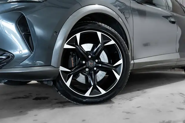 Cupra Formentor view 3