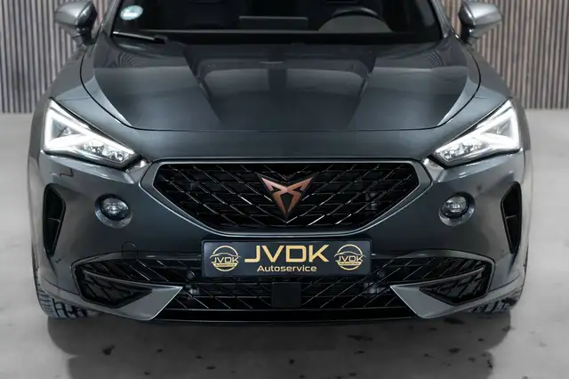 Cupra Formentor view 4